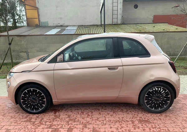 Fiat 500 cena 45900 przebieg: 7190, rok produkcji 2022 z Czersk małe 254